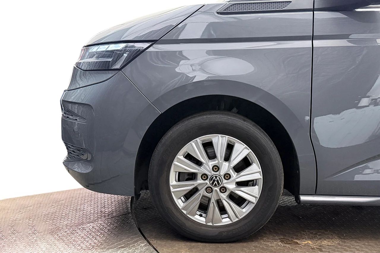 Volkswagen Multivan eHybrid 1.4 TSI Plus Drag Navi Kamera Cockpit MOMS 218hk – bild 9 av 33