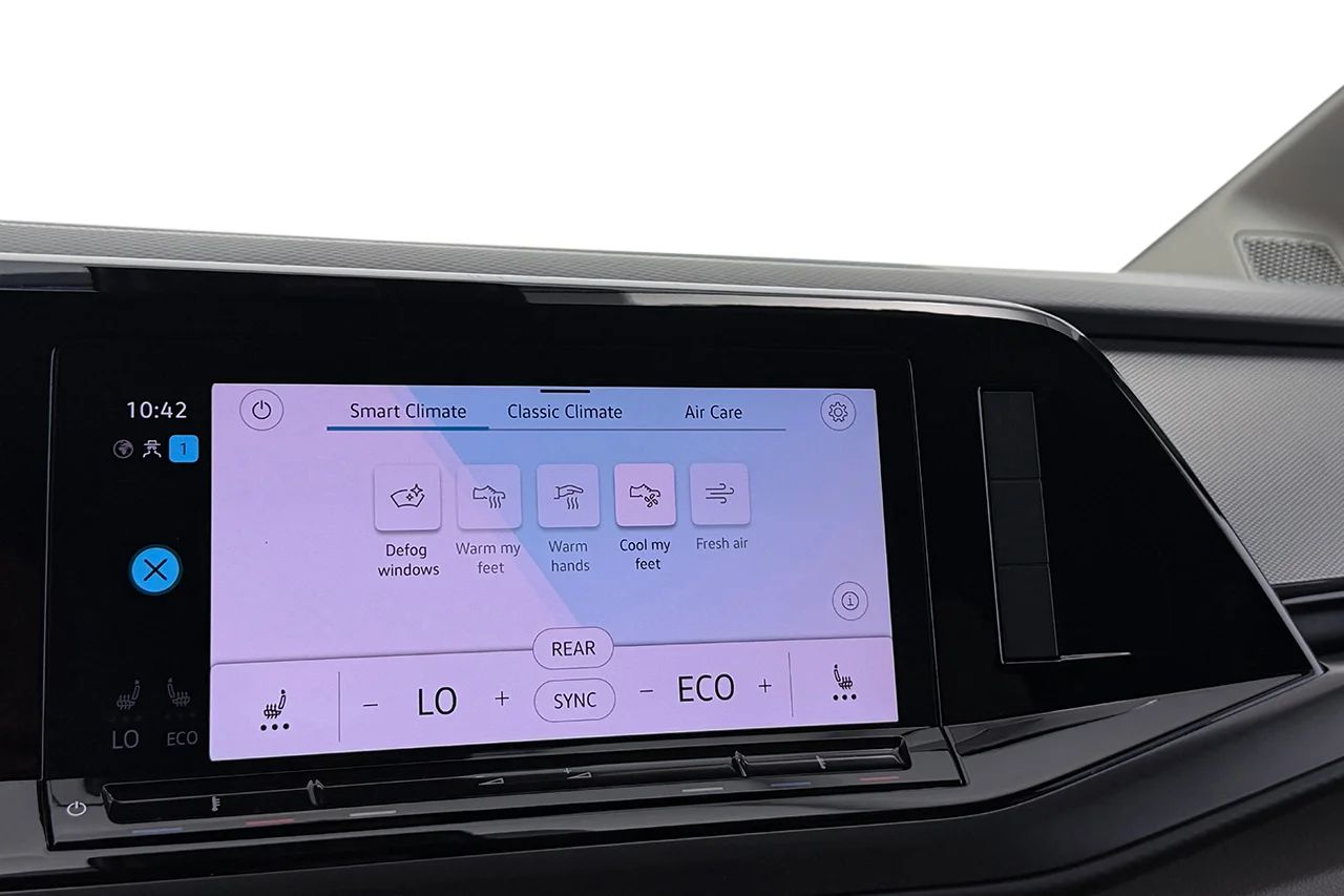 Volkswagen Multivan eHybrid 1.4 TSI Plus Drag Navi Kamera Cockpit MOMS 218hk – bild 22 av 33