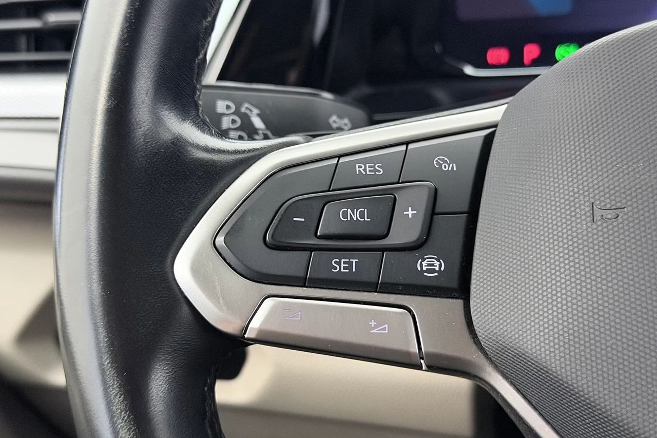 Volkswagen Multivan eHybrid 1.4 TSI Plus Drag Navi Kamera Cockpit MOMS 218hk – bild 14 av 33
