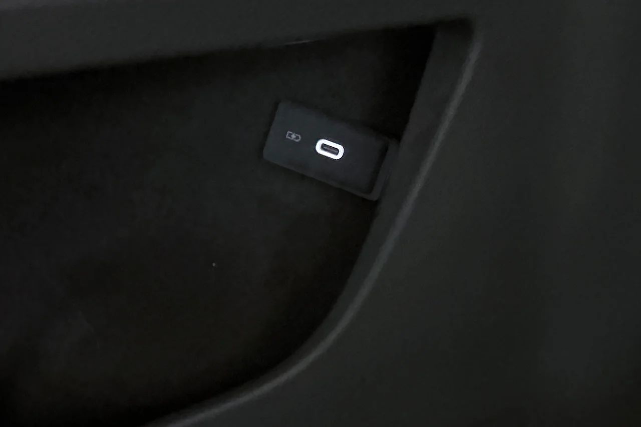 Volkswagen Multivan eHybrid 1.4 TSI Plus Drag Navi Kamera Cockpit MOMS 218hk – bild 32 av 33