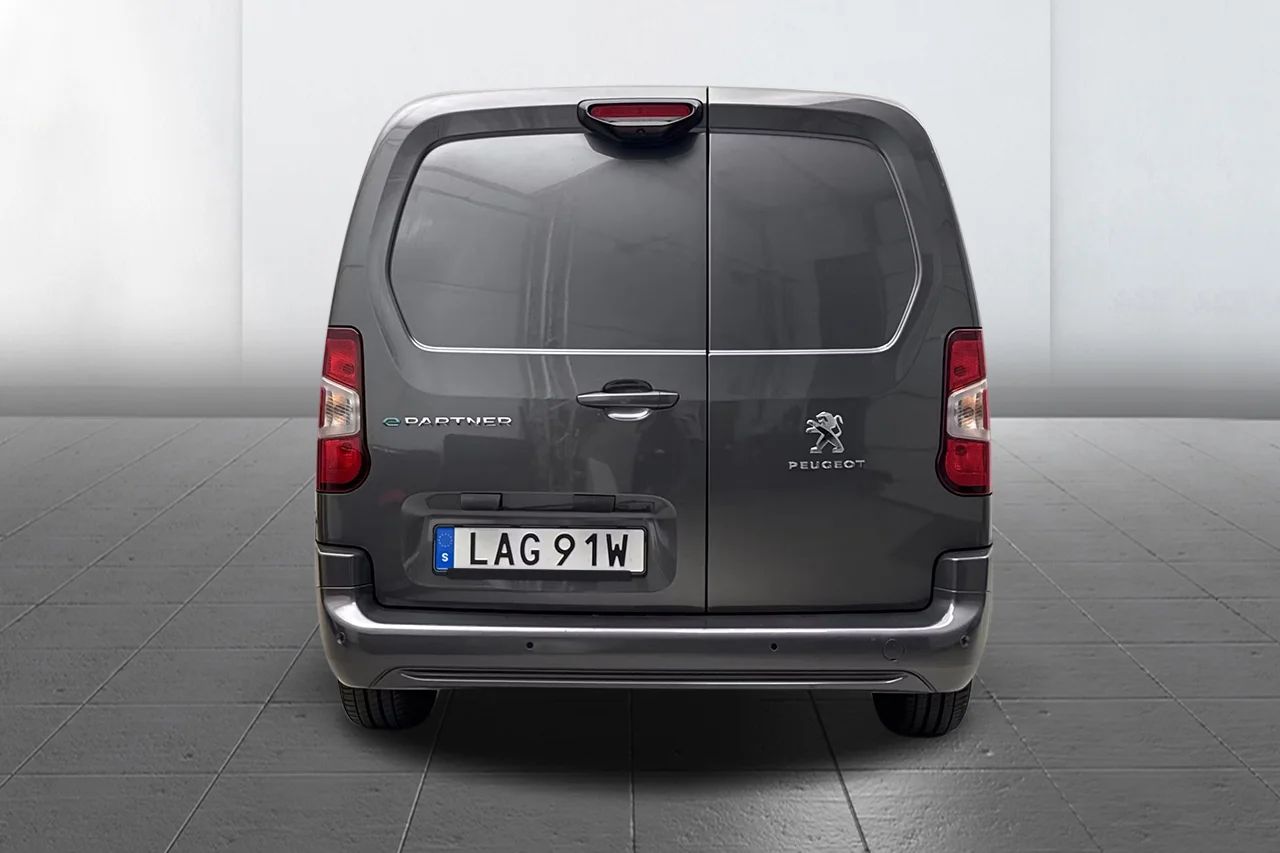 Peugeot e-Partner L2 50 kWh Inredd 3-sits Navi Kamera PDC MOMS 136hk – bild 5 av 13