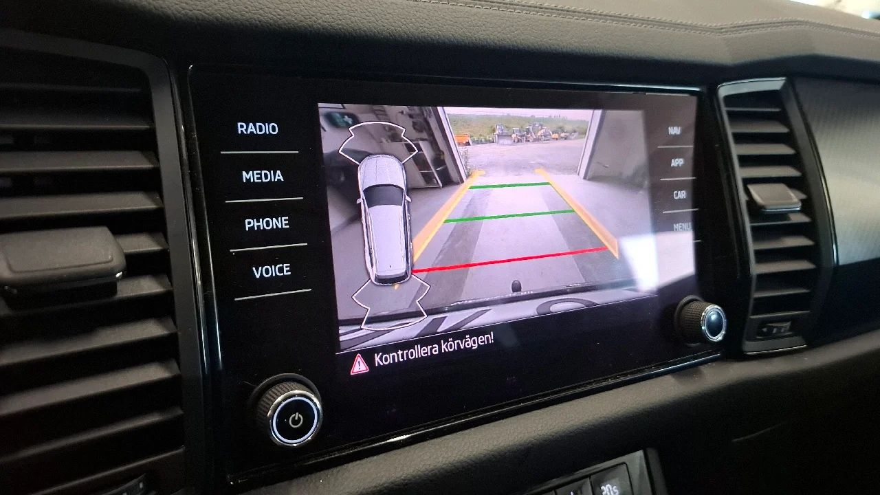 Skoda Kodiaq 2.0 TDI 4x4 Sportline Drag Värmare CANTON Stolminne MOMS 200hk – bild 10 av 10