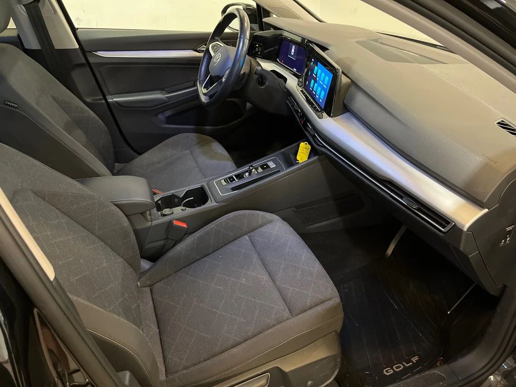 Volkswagen Golf SC 1.5 eTSI Aut Drag Cockpit Kamera MOMS 150hk – bild 7 av 10