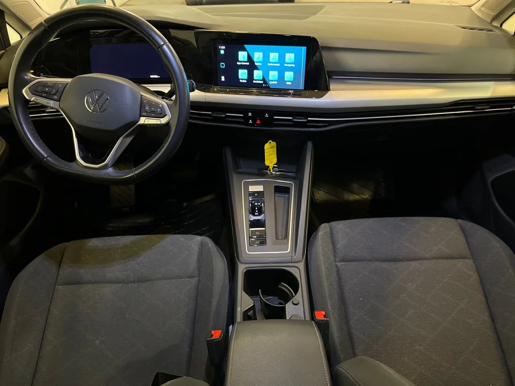 Volkswagen Golf SC 1.5 eTSI Aut Drag Cockpit Kamera MOMS 150hk – bild 9 av 10