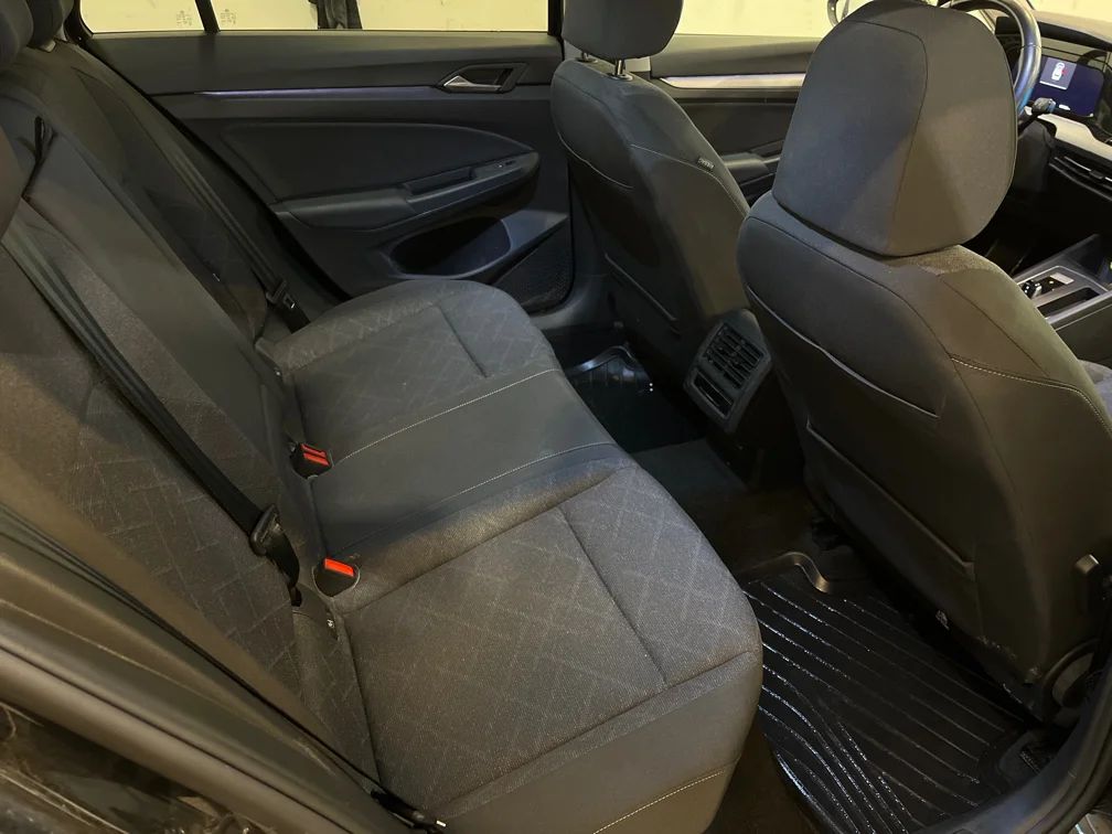 Volkswagen Golf SC 1.5 eTSI Aut Drag Cockpit Kamera MOMS 150hk – bild 8 av 10