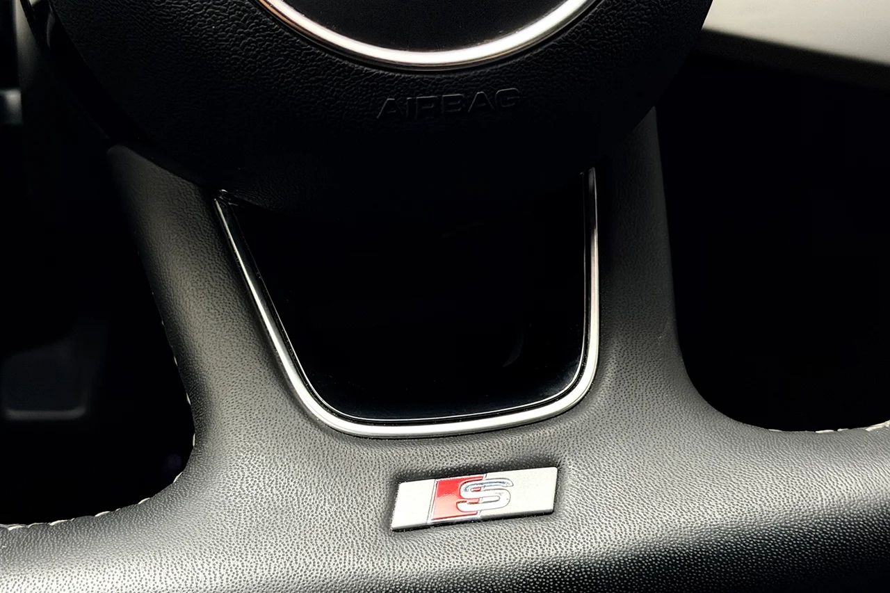 Audi A5 SB 45 TFSI Q S Line Drag Värmare 360° Cockpit MOMS 265hk – bild 21 av 39