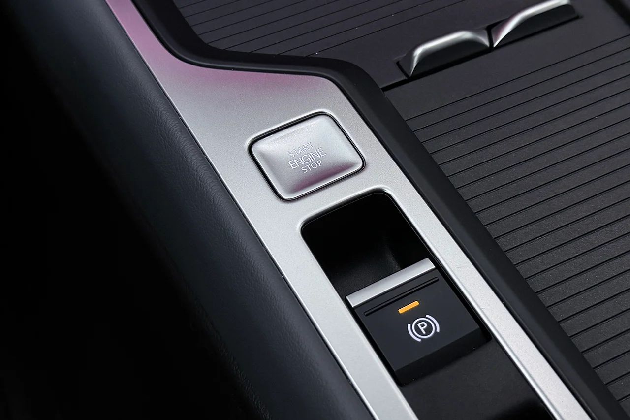 Volkswagen Passat SC 1.5 eTSI Business Drag Cockpit Navi Värmare ergoActive MOMS – bild 34 av 37