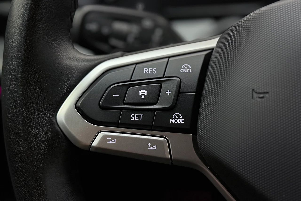 Volkswagen Passat SC 1.5 eTSI Business Drag Cockpit Navi Värmare ergoActive MOMS – bild 21 av 37