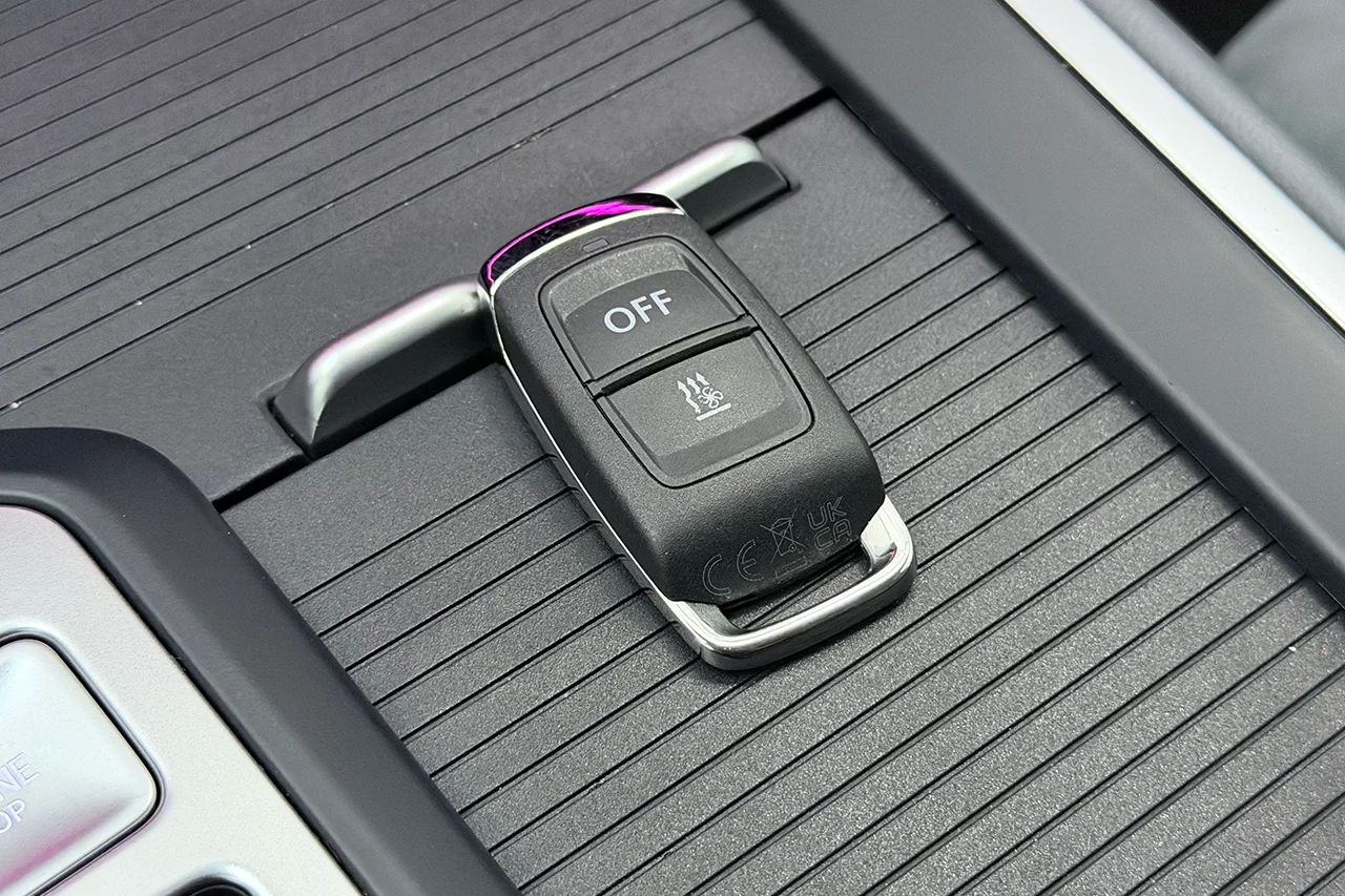 Volkswagen Passat SC 1.5 eTSI Business Drag Cockpit Navi Värmare ergoActive MOMS – bild 35 av 37