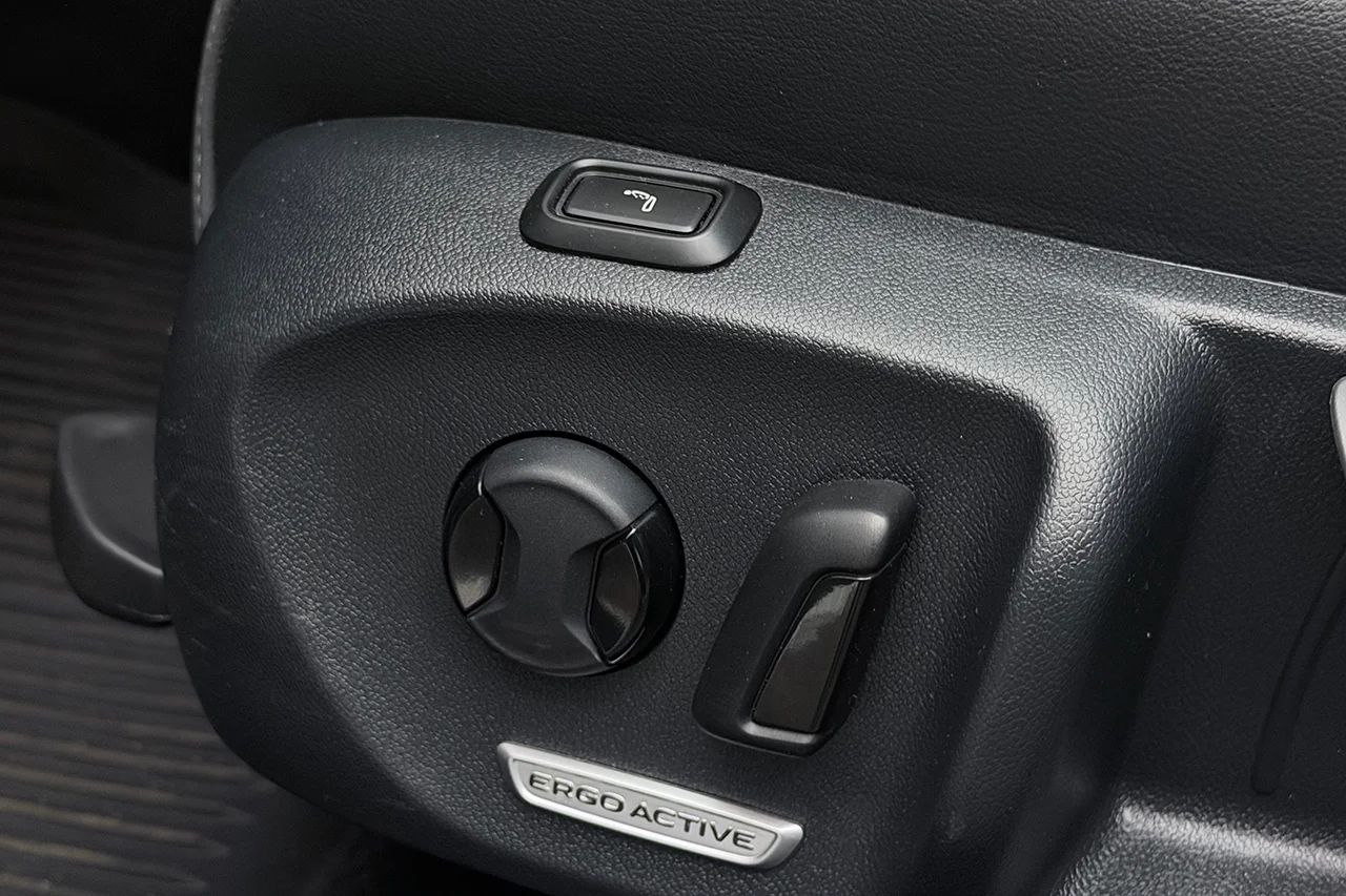Volkswagen Passat SC 1.5 eTSI Business Drag Cockpit Navi Värmare ergoActive MOMS – bild 14 av 37
