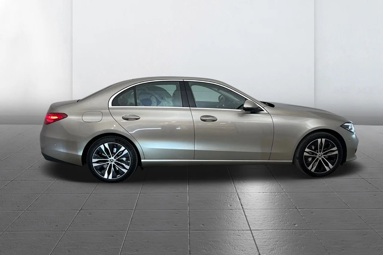 Mercedes-Benz C 300 e Avantgarde Vinter Drag Navi Kamera Burmester 313hk – bild 4 av 10