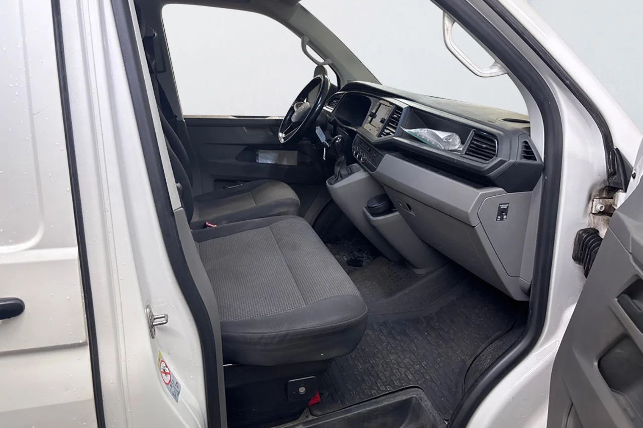 Volkswagen Transporter T30 2.0 TDI Aut Drag Komfort 3-sits Värmare MOMS 150hk – bild 9 av 9