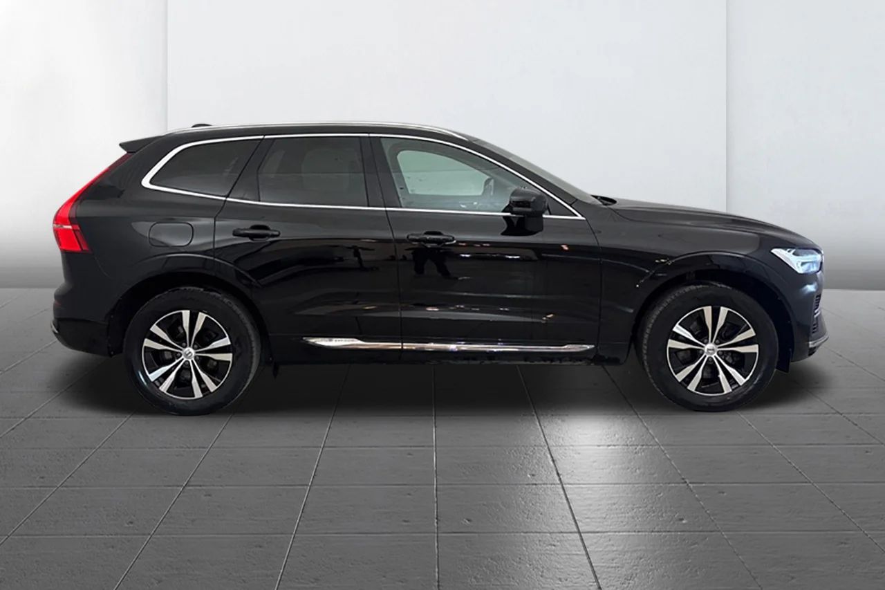 Volvo XC60 Recharge T6 AWD Drag Pano Navi Kamera BLIS MOMS 350hk – bild 4 av 15