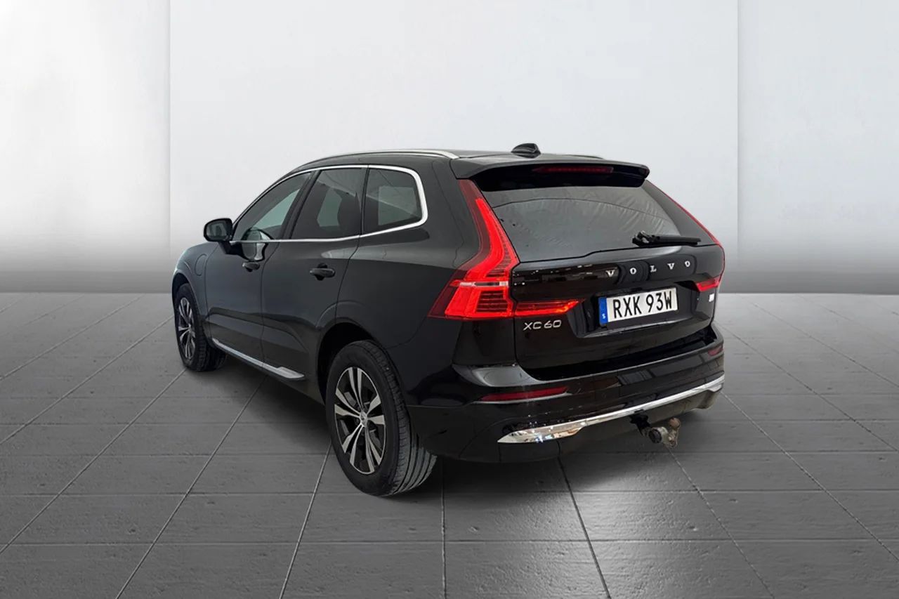 Volvo XC60 Recharge T6 AWD Drag Pano Navi Kamera BLIS MOMS 350hk – bild 6 av 15