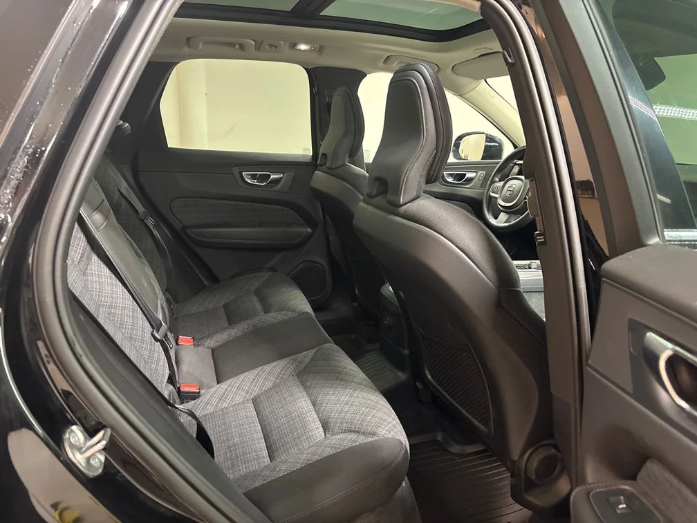Volvo XC60 Recharge T6 AWD Drag Pano Navi Kamera BLIS MOMS 350hk – bild 9 av 15