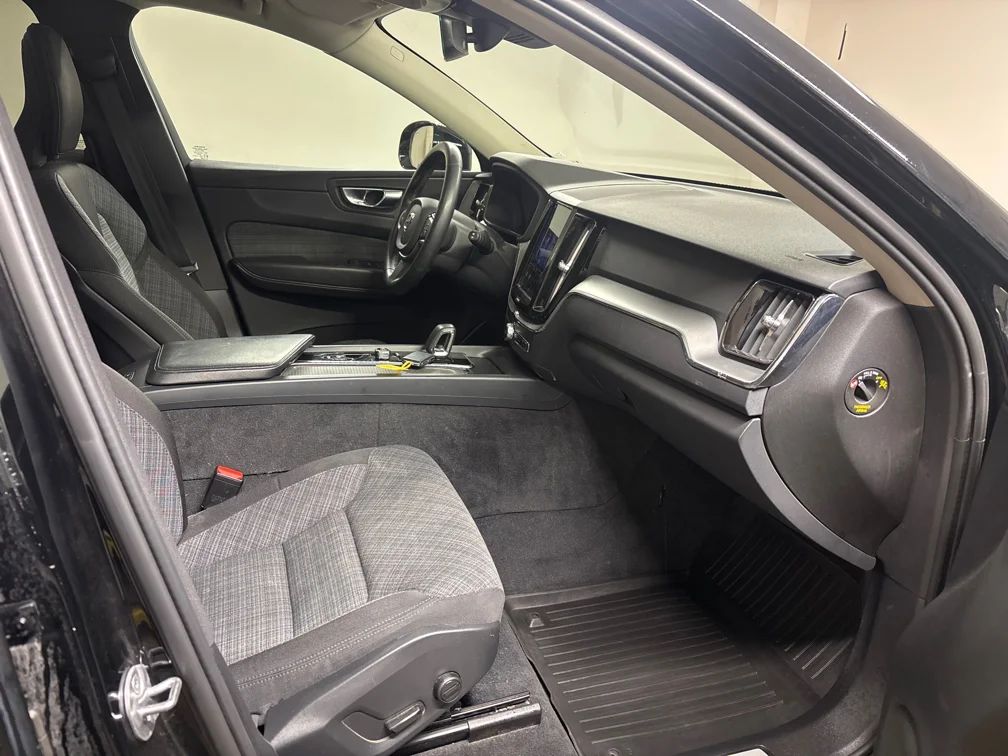 Volvo XC60 Recharge T6 AWD Drag Pano Navi Kamera BLIS MOMS 350hk – bild 7 av 15