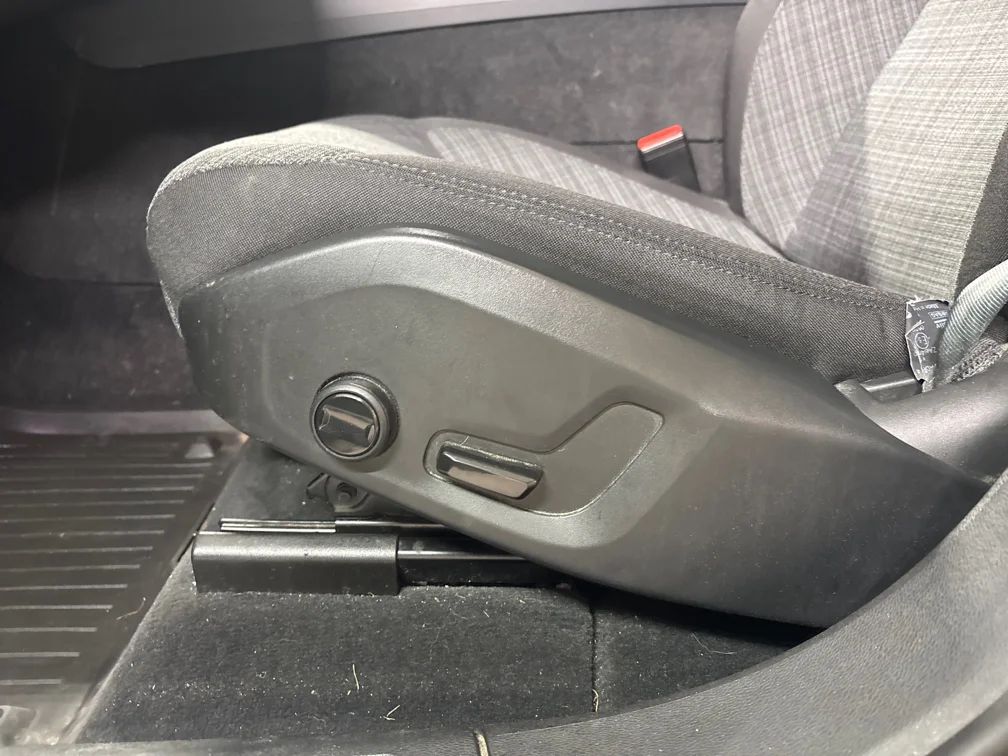 Volvo XC60 Recharge T6 AWD Drag Pano Navi Kamera BLIS MOMS 350hk – bild 8 av 15