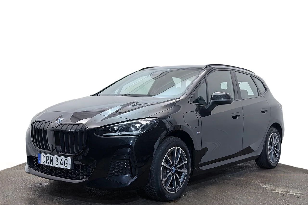 BMW 225e xDrive Active Tourer M Sport Shadow PremiumPro Drag Cockpit MOMS – bild 1 av 37