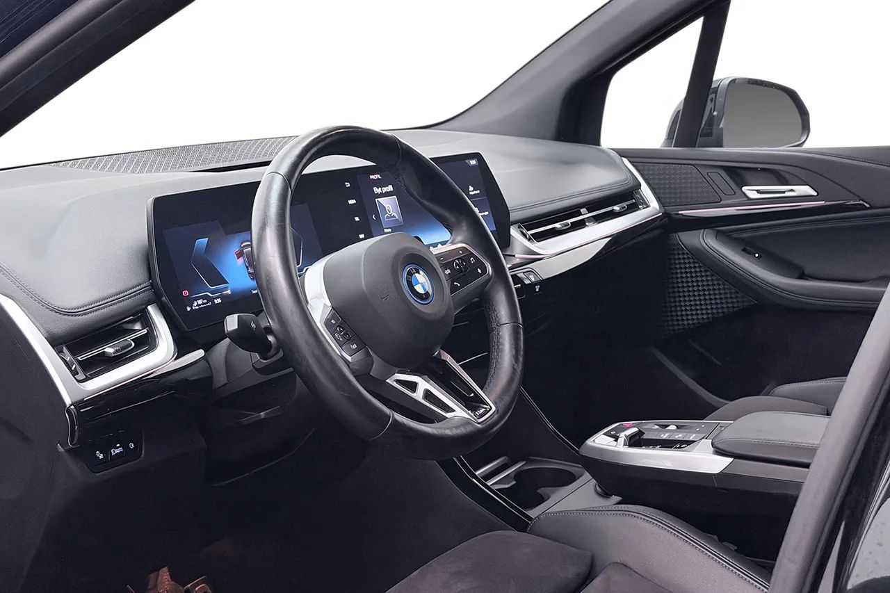 BMW 225e xDrive Active Tourer M Sport Shadow PremiumPro Drag Cockpit MOMS – bild 12 av 37