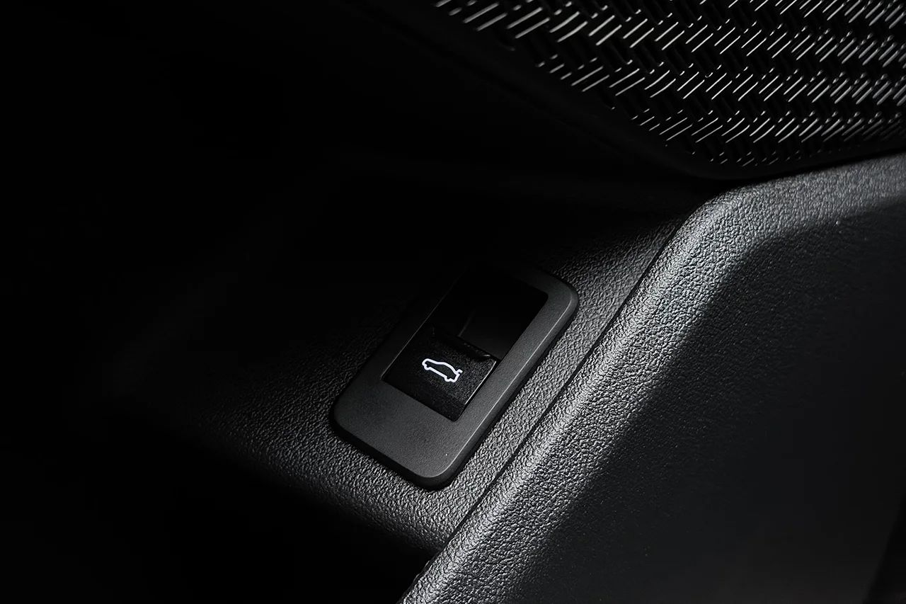 BMW 225e xDrive Active Tourer M Sport Shadow PremiumPro Drag Cockpit MOMS – bild 34 av 37