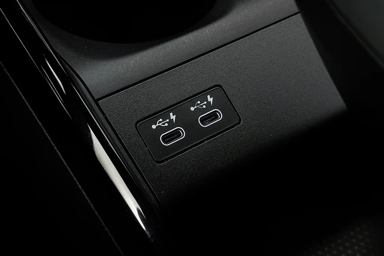 BMW 225e xDrive Active Tourer M Sport Shadow PremiumPro Drag Cockpit MOMS – bild 32 av 37
