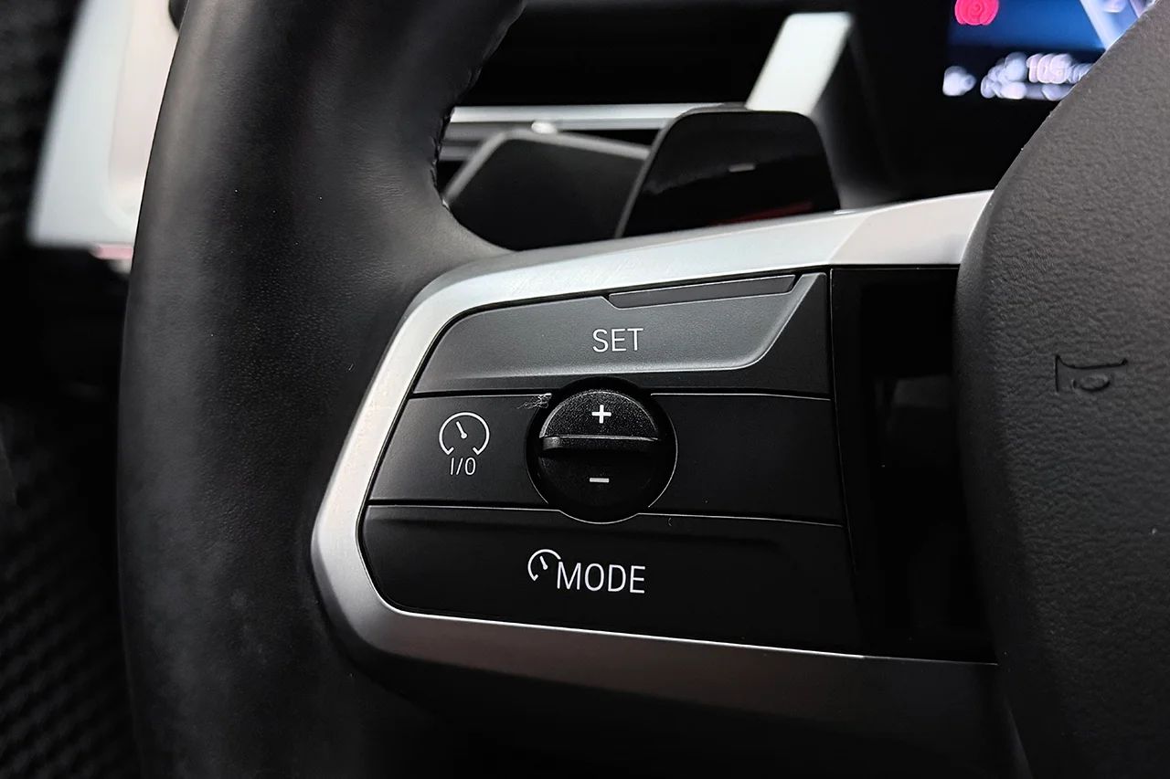 BMW 225e xDrive Active Tourer M Sport Shadow PremiumPro Drag Cockpit MOMS – bild 18 av 37