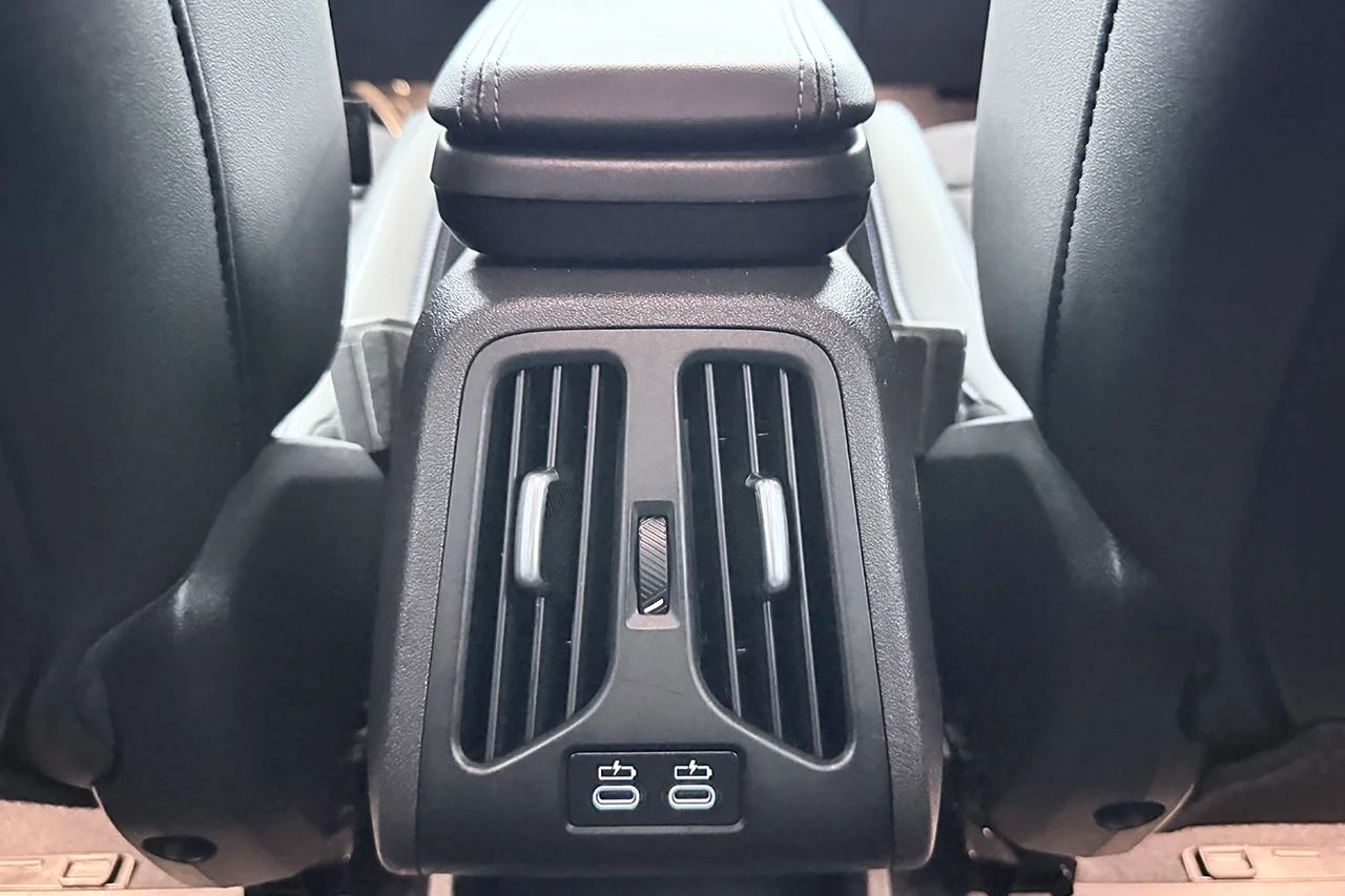 BMW 225e xDrive Active Tourer M Sport Shadow PremiumPro Drag Cockpit MOMS – bild 35 av 37