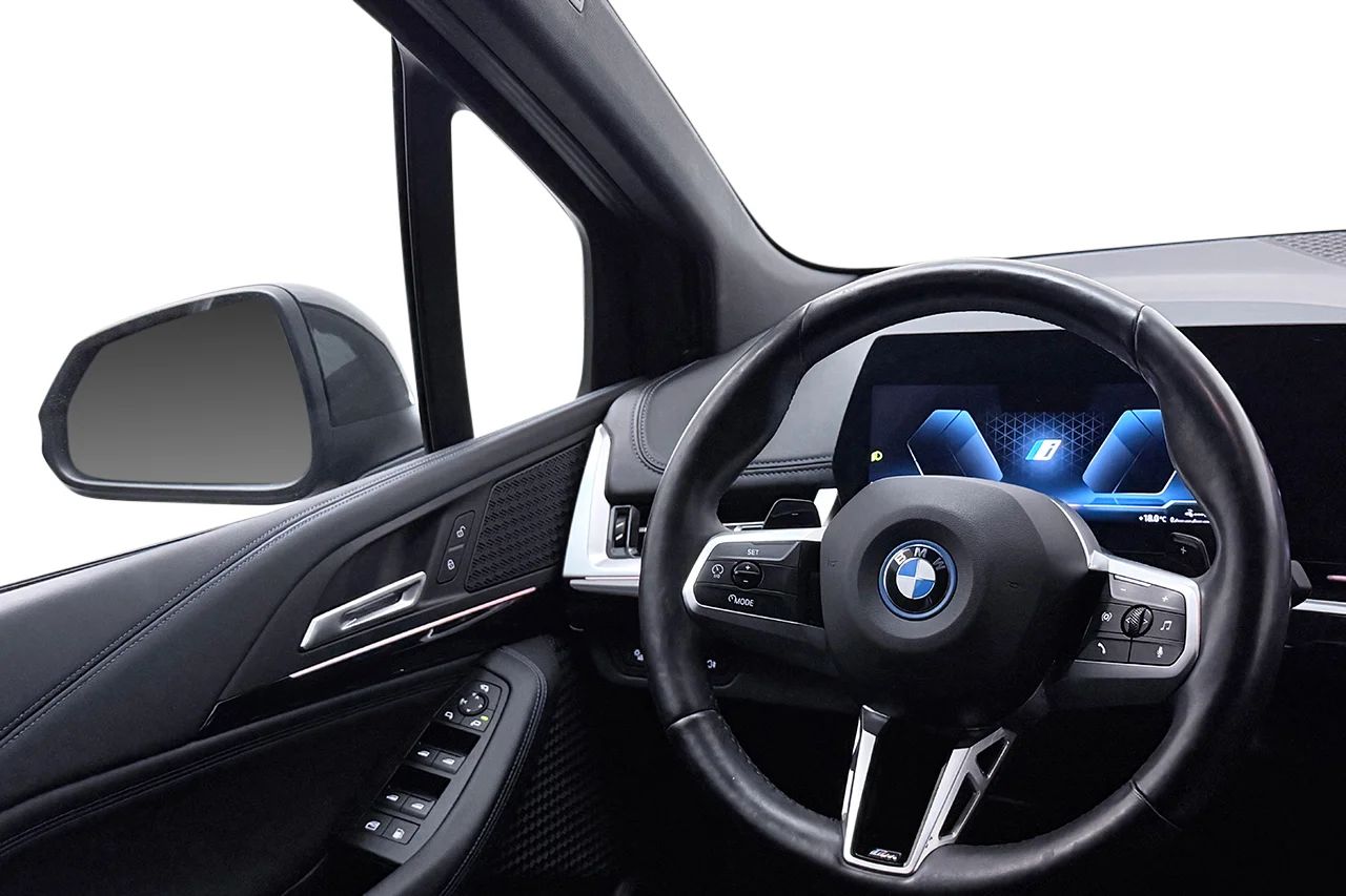 BMW 225e xDrive Active Tourer M Sport Shadow PremiumPro Drag Cockpit MOMS – bild 16 av 37