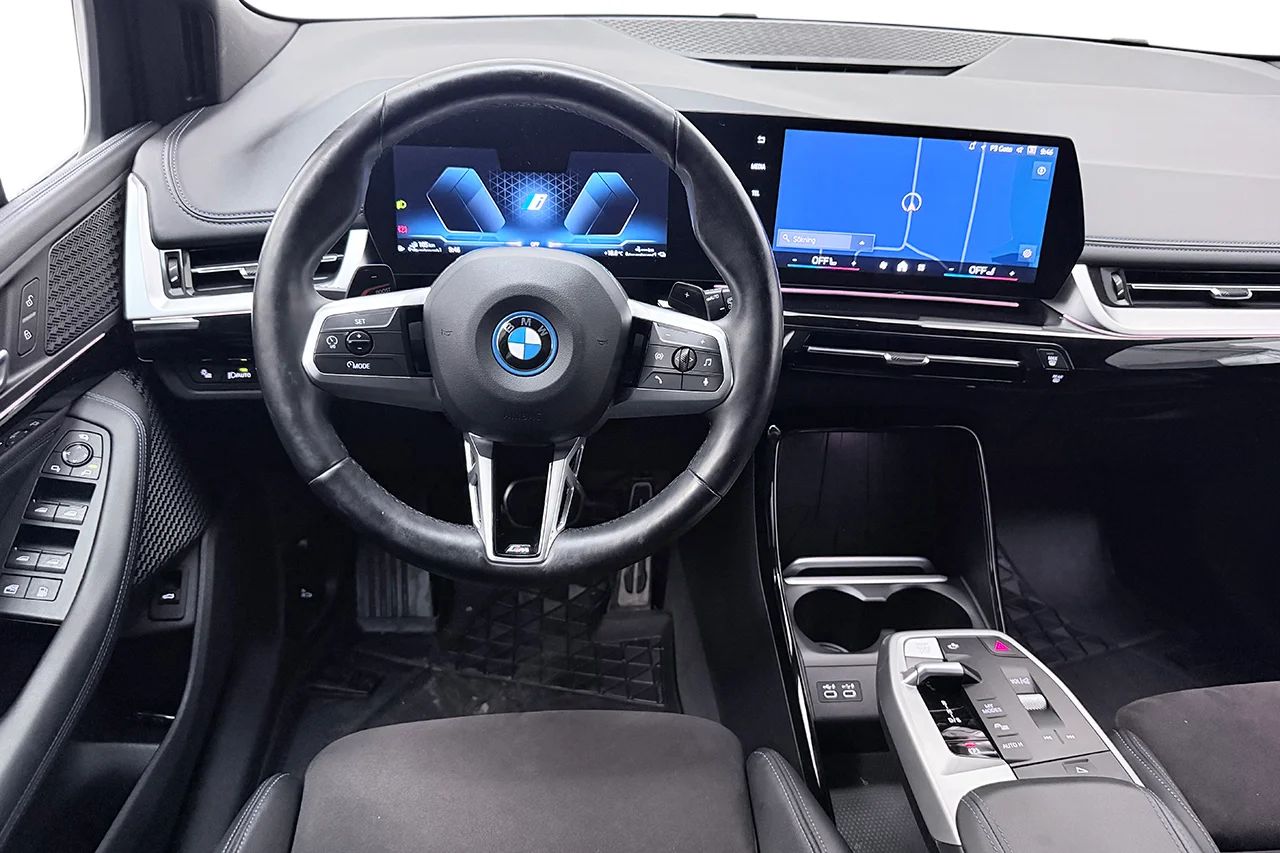 BMW 225e xDrive Active Tourer M Sport Shadow PremiumPro Drag Cockpit MOMS – bild 17 av 37