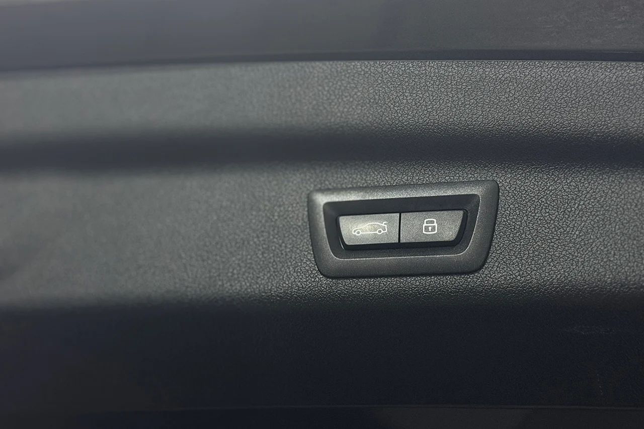 BMW 225e xDrive Active Tourer M Sport Shadow PremiumPro Drag Cockpit MOMS – bild 37 av 37