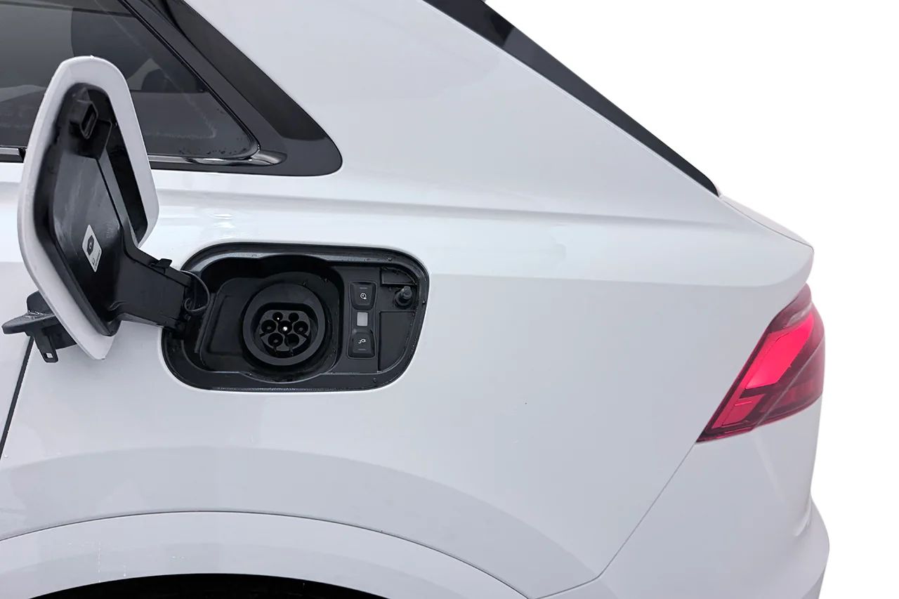 Audi Q8 60 TFSI e Q S Line BlackApp+ Drag 360° Valcona MOMS 490hk – bild 37 av 37