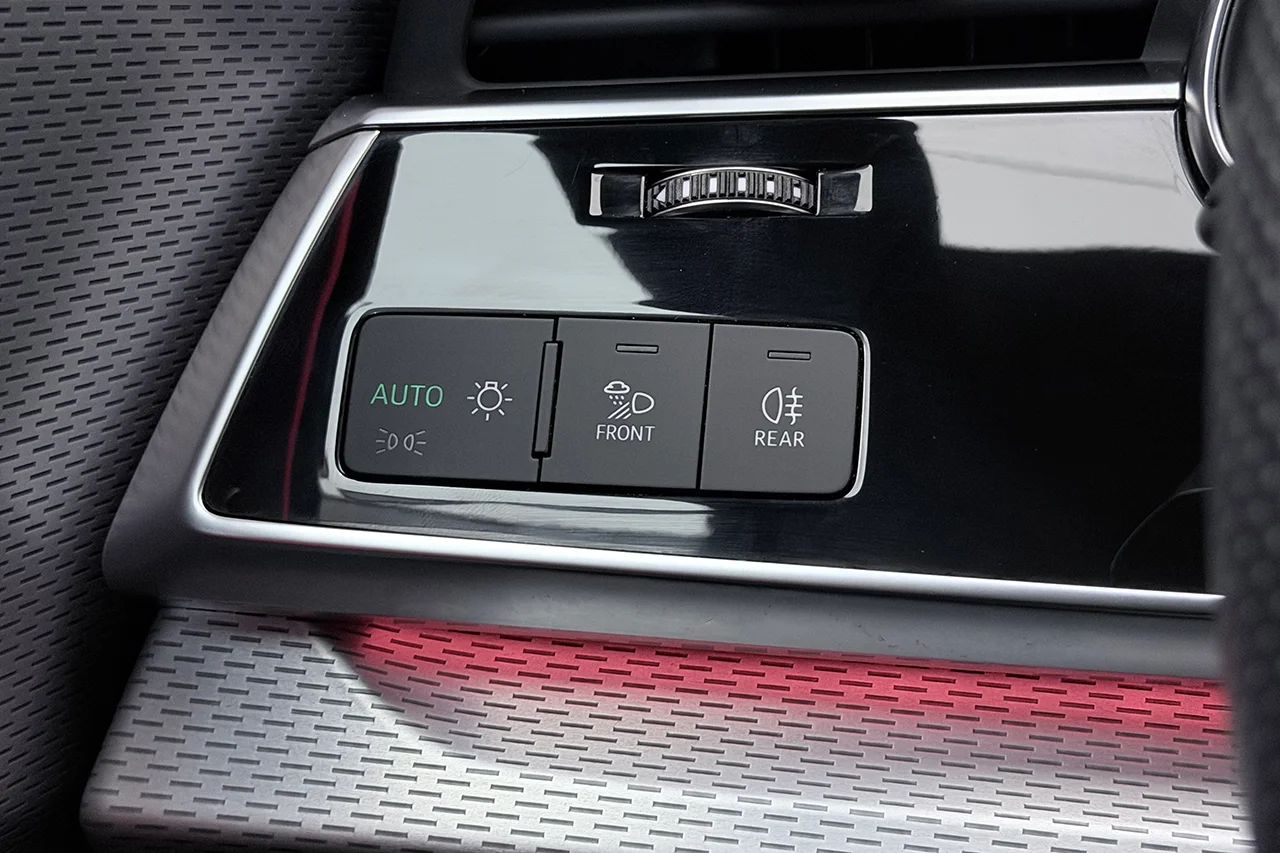 Audi Q8 60 TFSI e Q S Line BlackApp+ Drag 360° Valcona MOMS 490hk – bild 29 av 37