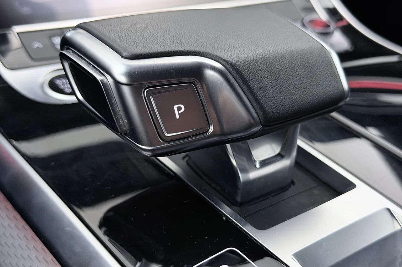 Audi Q8 60 TFSI e Q S Line BlackApp+ Drag 360° Valcona MOMS 490hk – bild 31 av 37