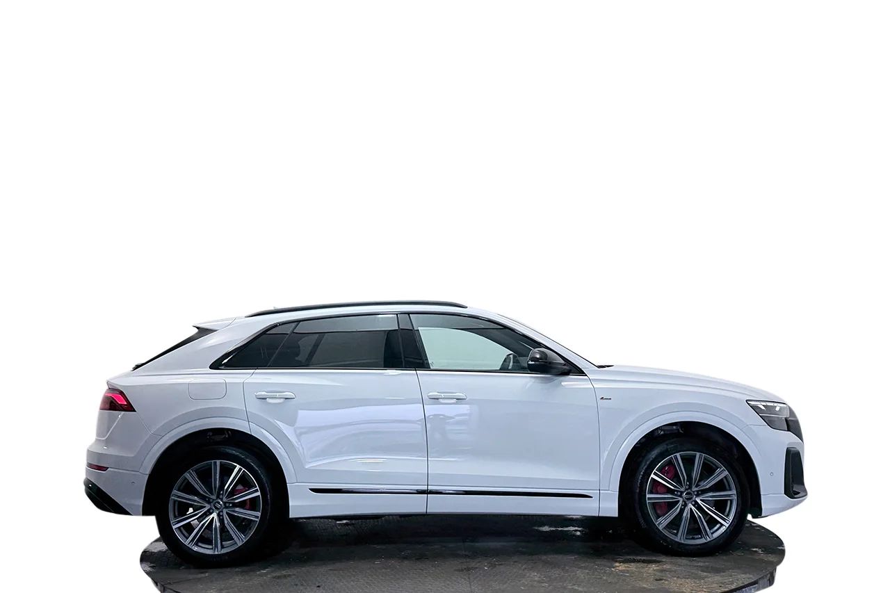 Audi Q8 60 TFSI e Q S Line BlackApp+ Drag 360° Valcona MOMS 490hk – bild 4 av 37