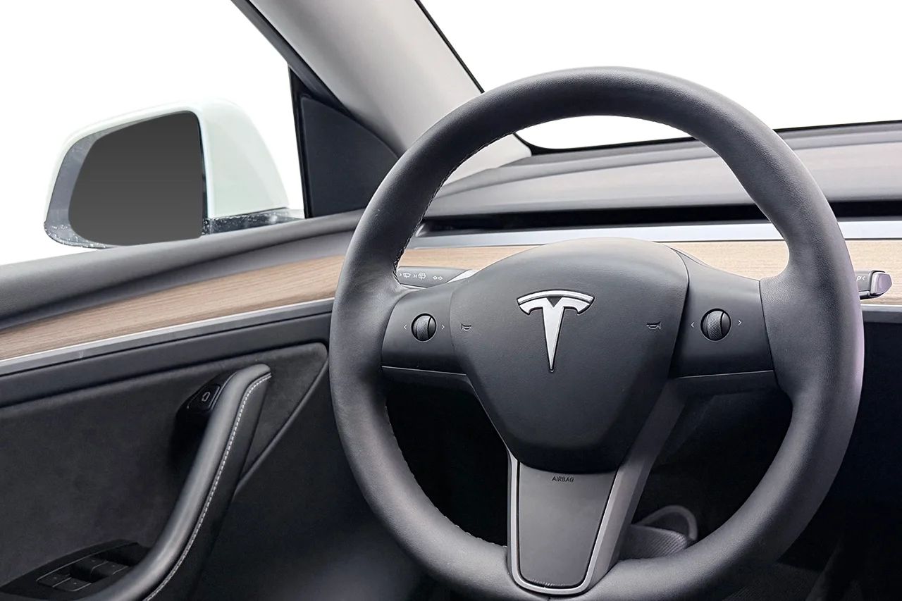 Tesla Model Y Long Range AWD Drag Läder MOMS 514hk – bild 17 av 36