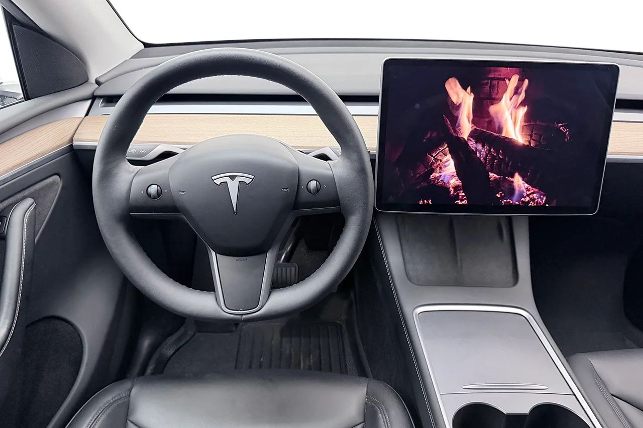Tesla Model Y Long Range AWD Drag Läder MOMS 514hk – bild 18 av 36