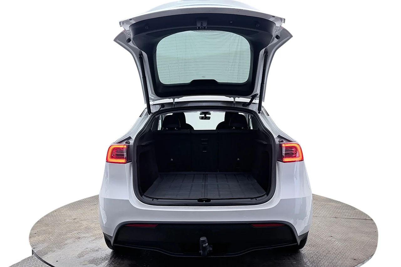 Tesla Model Y Long Range AWD Drag Läder MOMS 514hk – bild 7 av 36