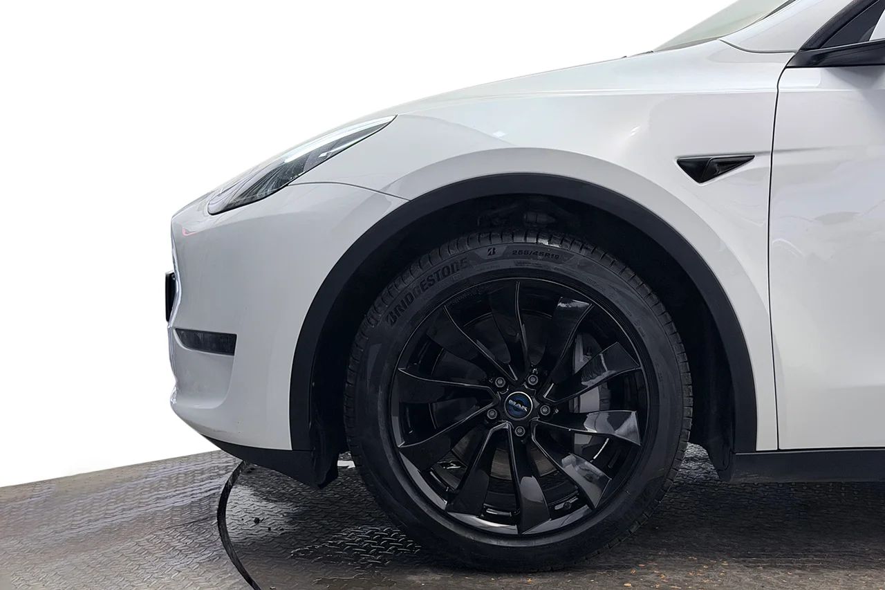 Tesla Model Y Long Range AWD Drag Läder MOMS 514hk – bild 10 av 36