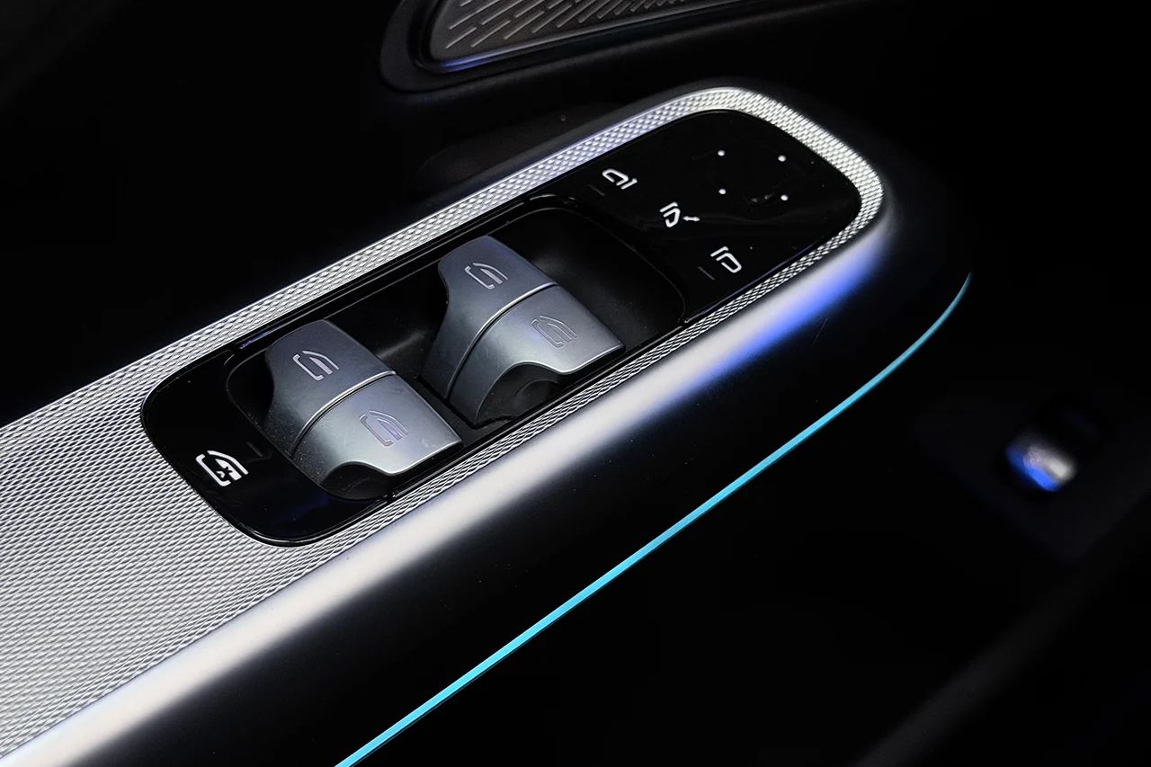 Mercedes-Benz E 220 d AMG Line Premium Night Pano 360° Burmester4D 197hk – bild 33 av 36