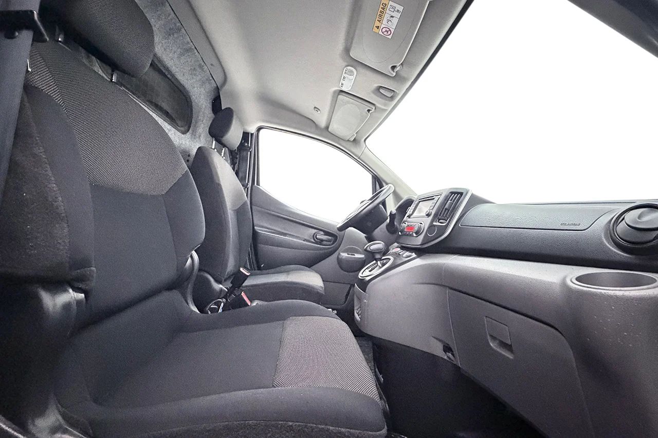 Nissan e-NV200 24 kWh Inredd 2xSidodörr Navi MOMS 109hk – bild 15 av 26
