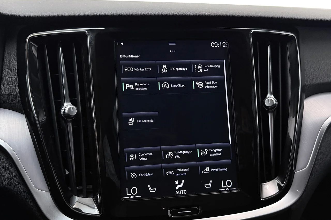 Volvo V60 D3 Geartronic Momentum Drag Navi 150hk, 2020 – bild 29 av 34