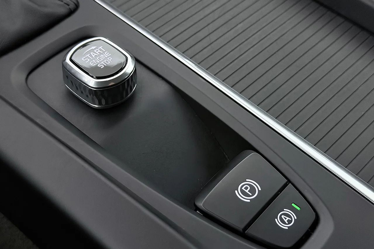 Volvo V60 D3 Geartronic Momentum Drag Navi 150hk, 2020 – bild 33 av 34
