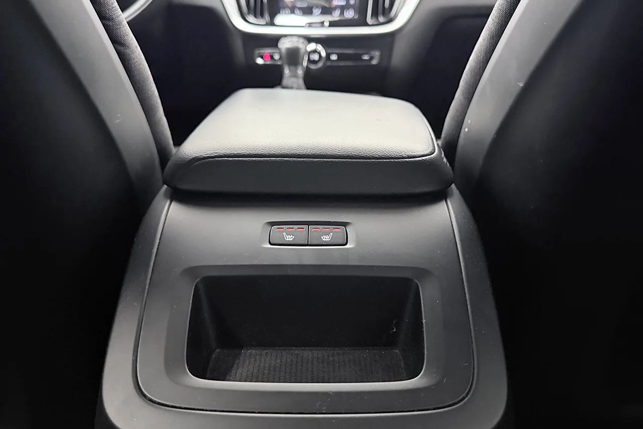 Volvo V60 D3 Geartronic Momentum Drag Navi 150hk, 2020 – bild 15 av 34