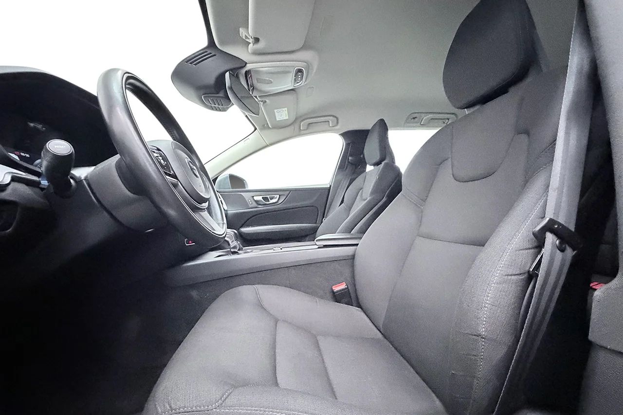 Volvo V60 D3 Geartronic Momentum Drag Navi 150hk, 2020 – bild 11 av 34