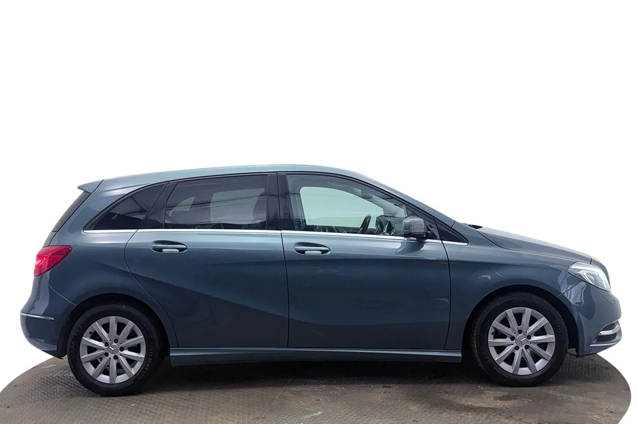 Mercedes-Benz B180 BlueEFFICIENCY Manuell, 122hk, 2013 – bild 4 av 29