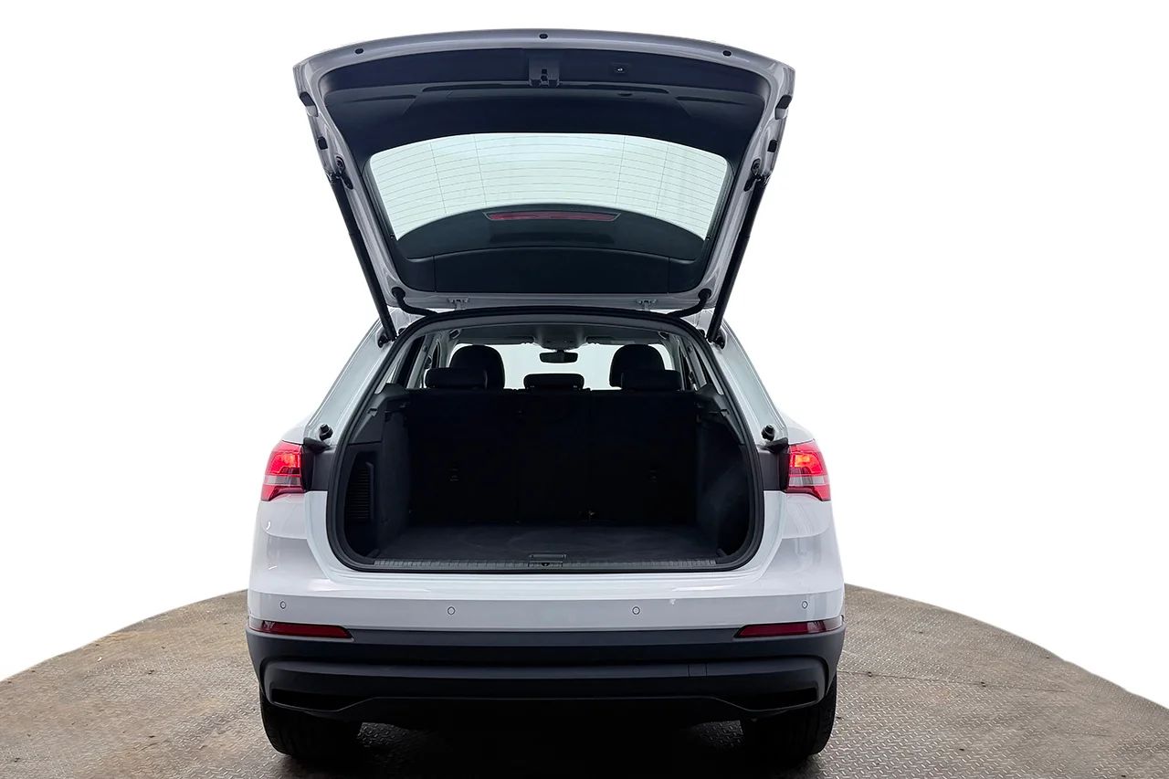 Audi Q3 45 TFSI e Proline Cockpit Connect P-Sens MOMS 245hk – bild 7 av 30