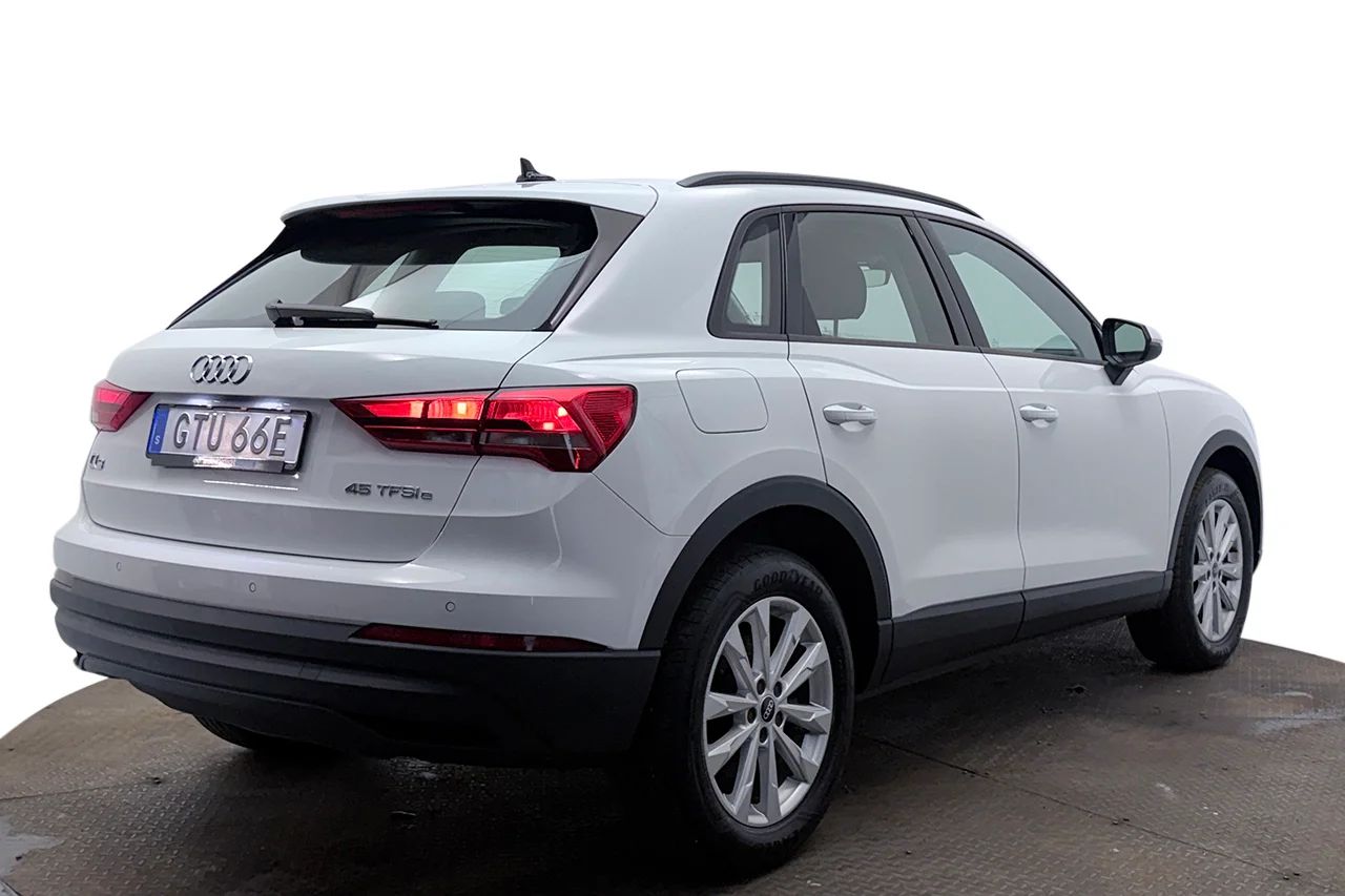 Audi Q3 45 TFSI e Proline Cockpit Connect P-Sens MOMS 245hk – bild 5 av 30