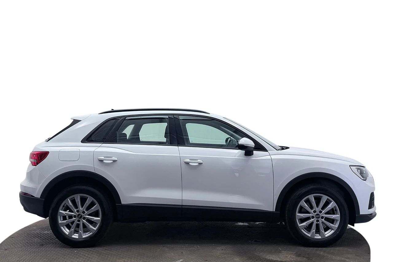 Audi Q3 45 TFSI e Proline Cockpit Connect P-Sens MOMS 245hk – bild 4 av 30