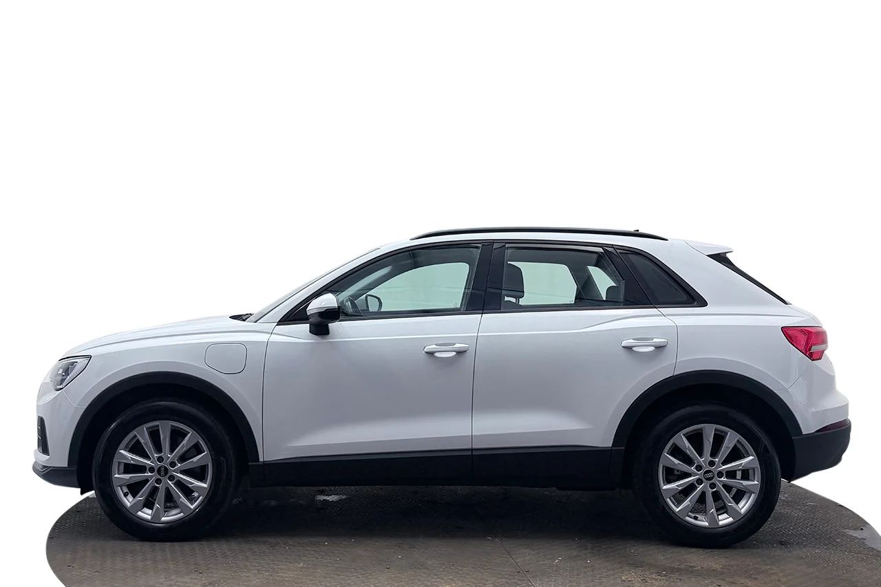 Audi Q3 45 TFSI e Proline Cockpit Connect P-Sens MOMS 245hk – bild 9 av 30
