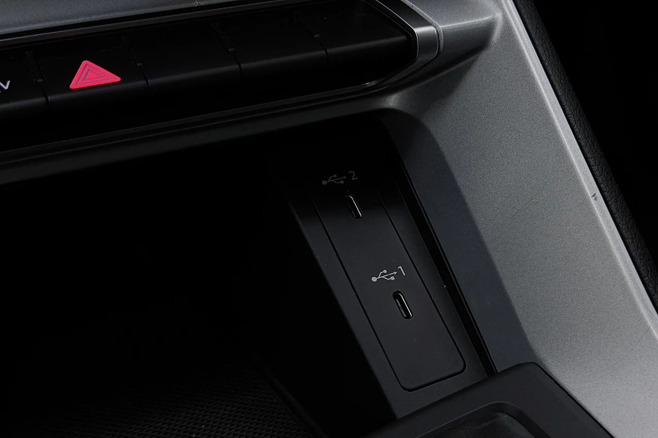 Audi Q3 45 TFSI e Proline Cockpit Connect P-Sens MOMS 245hk – bild 27 av 30